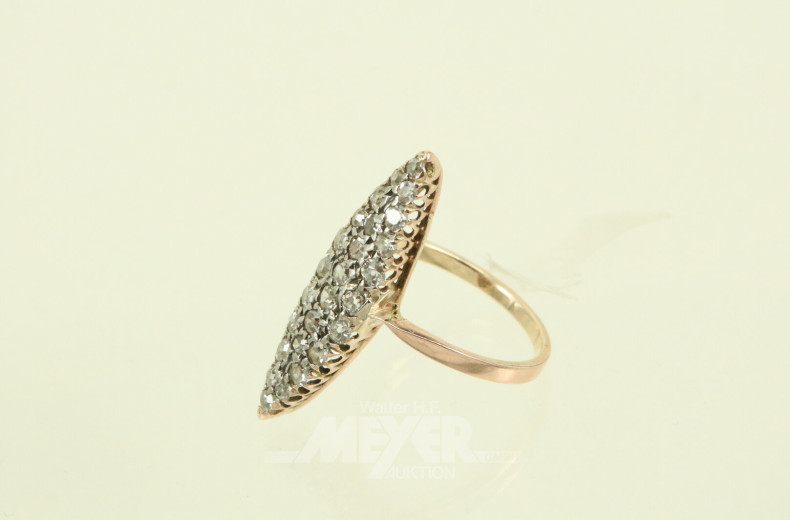 Schiffchenring mit kl. Brillanten von ges. ca. 1ct