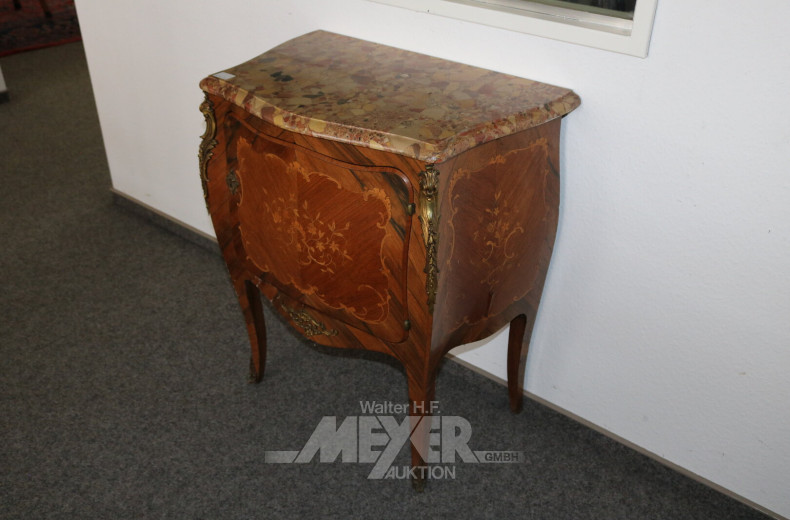 Beinkommode im französischen Stil