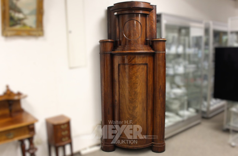 nostalgischer Biedermeier-Eckschrank