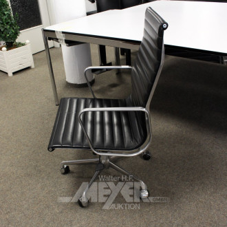 Schreibtisch- / Besucherstuhl nach Charles Eames