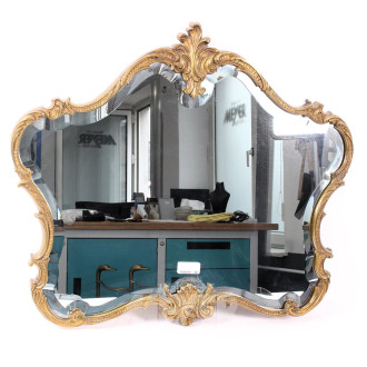 facettierter Wandspiegel mit Messingrahmen