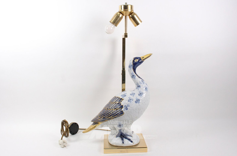 gr. Tischlampe, zweiflammig, mit Porzllanvogel 'Reiher'