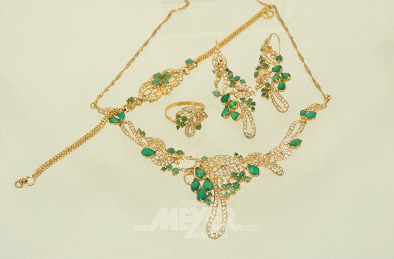 Schmuckgarnitur in 22K GG gestempelt, mit grünen Schmucksteinen und Diamant-Imitationen