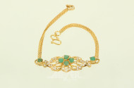 Schmuckgarnitur in 22K GG gestempelt, mit grünen Schmucksteinen und Diamant-Imitationen