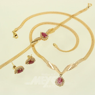Schmuckgarnitur mit roten Schmucksteinen und Diamant-Imitationen