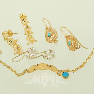 3 versch. Paar Ohrstecker sowie ein zartes oriental. Armband in 18K und 21K GG