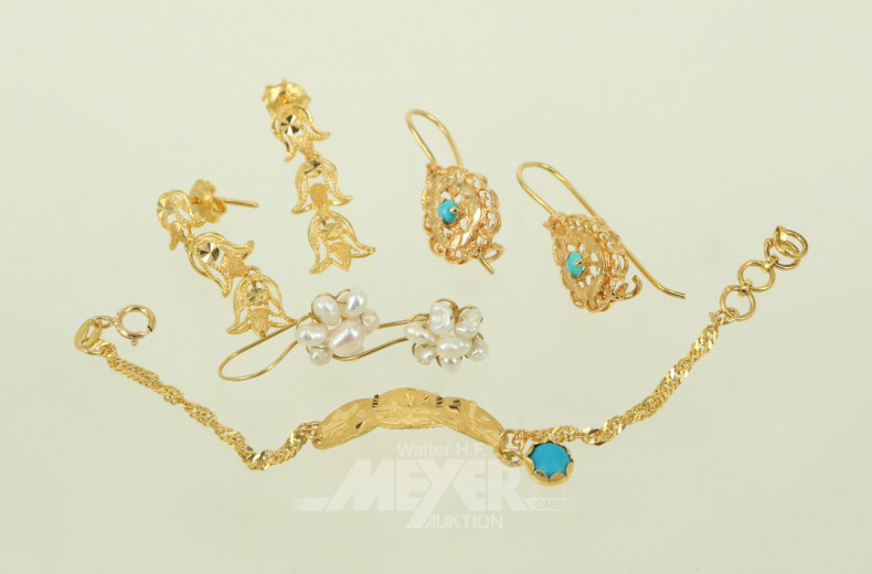 3 versch. Paar Ohrstecker sowie ein zartes oriental. Armband in 18K und 21K GG