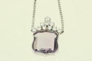 Collier mit 1 Amethyst in Wappenform sowie 10 kl. Brillanten