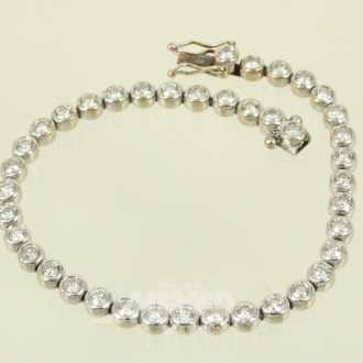 Tennisarmband mit 40 Brillanten von zus. ca. 3,2 ct. (Si/w-tr.)