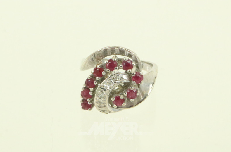 Damenring mit 9 kl. Rubinen u. Diamantrosen