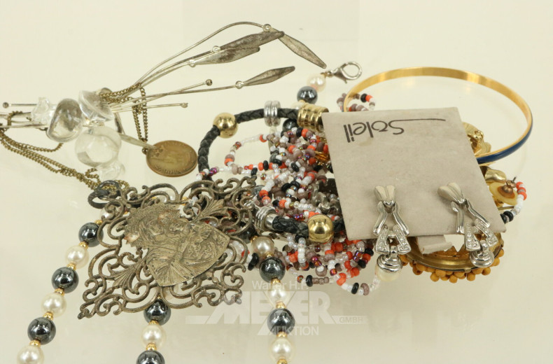 Posten Modeschmuck, u.a. Armreif, Ketten, Ringe