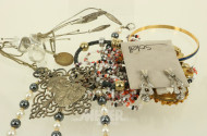 Posten Modeschmuck, u.a. Armreif, Ketten, Ringe
