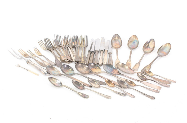 Posten Besteck, best. aus: Messer, Löffel, Gabel