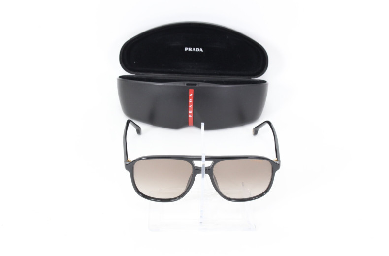 Carrera Sonnenbrille im Hardcase-Etui von Prada in Schwarz