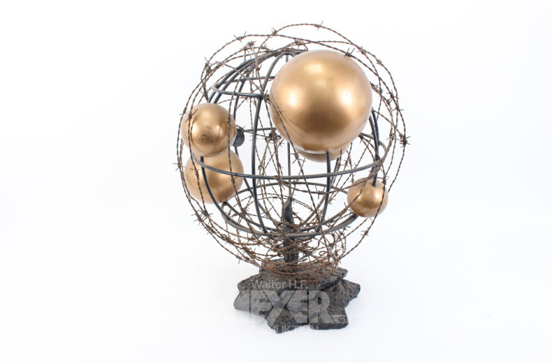 Skulptur "Bedrohte Welt"