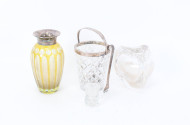 3 versch. Kristallvasen sowie 1 Glas-Eiswürfeleimer
