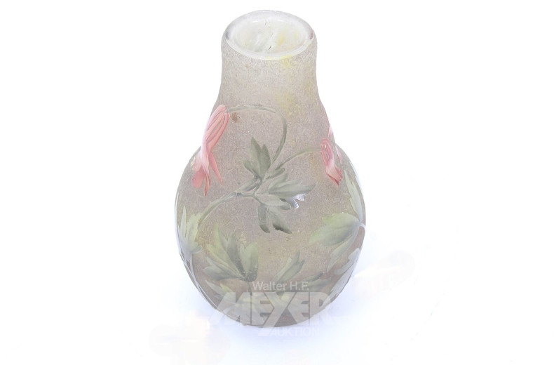 Kl. Vase mit roten Columbinen