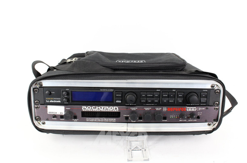 2 Gitarren-Multi-Effekte im 19" Rack