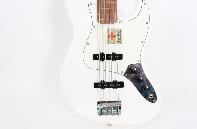 E-Bassgitarre, weiß