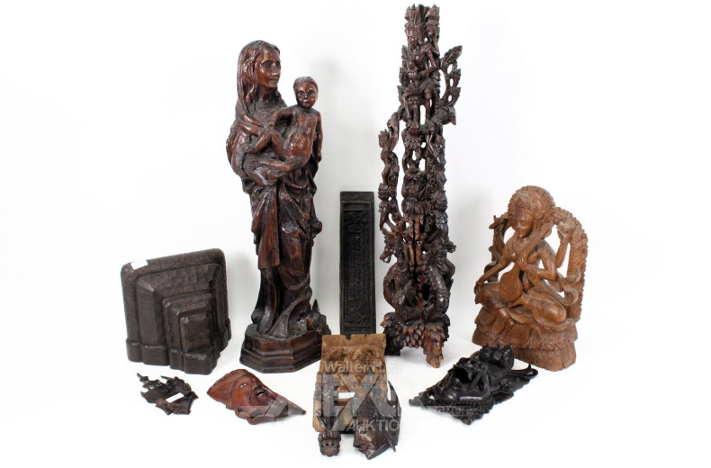 Posten Holzschnitzereien