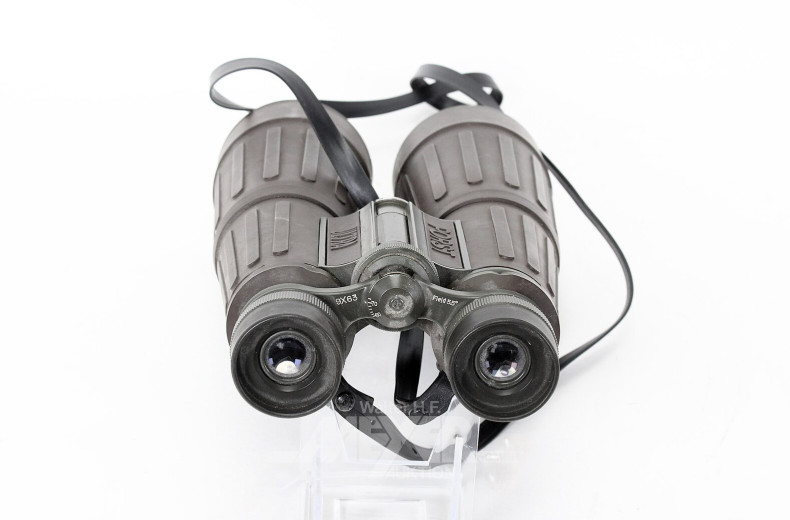 kl. Puppe  sowie 1 Fernglas PORST