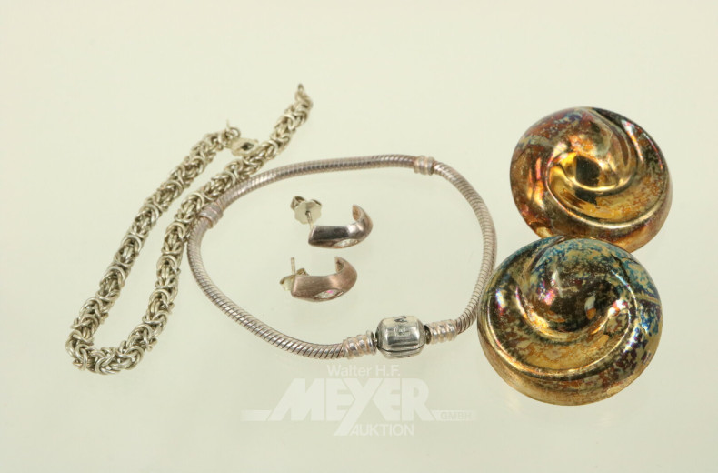 kl. Konvolut Silberschmuck: 2 Armbänder sowie 2 Paar Ohrringe