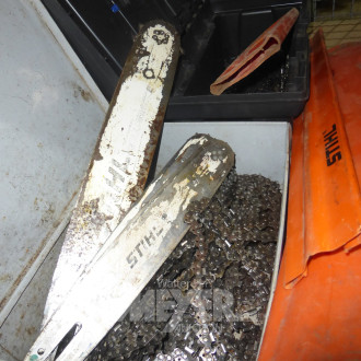 Posten Kettensägeblätter, Schwerte, Schutzhüllen