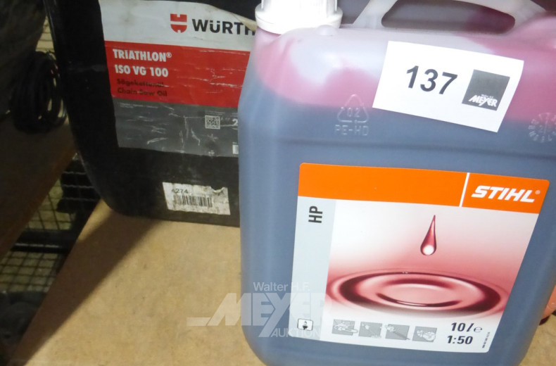 2 Kanister Öl, u.a. 2-Taktöl 1:50 STIHL, 1 x Sägekettenöl Typ: ISO VG 100 Triathlon WÜRTH