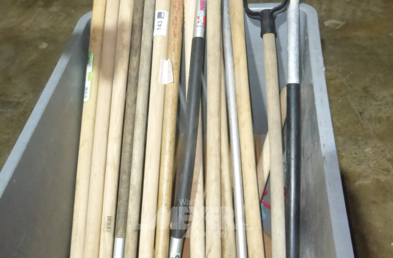 Posten Schaufeln, Besenstiele, Stiele für Äxte und Spitzhacken