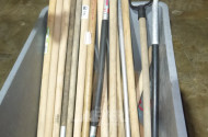 Posten Schaufeln, Besenstiele, Stiele für Äxte und Spitzhacken