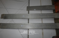 2 Aluminium-Auffahrrampen, ca. 2,50 m.