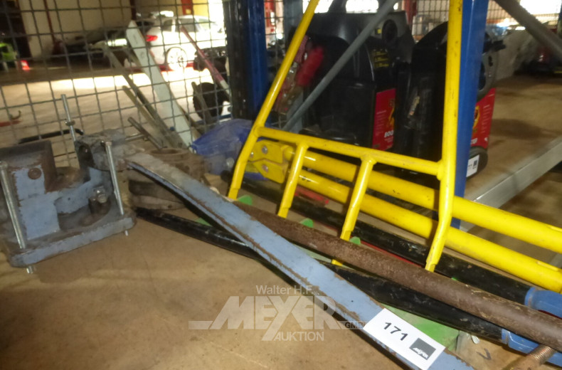 Rohrbiegebock, 2 Handbieger sowie 1 Gewindeschneidkluppe