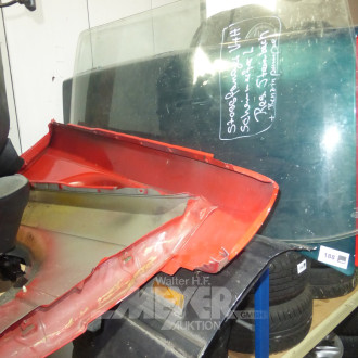Posten Karosserieteile, u.a. Windschutzscheibe, 2 x Kotflügel rot / schwarz, Heckdeckel