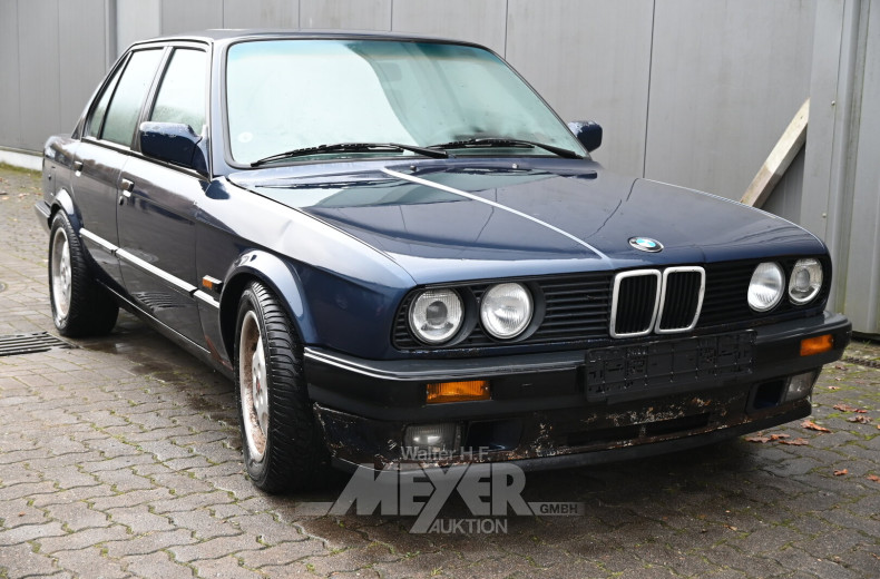 BMW 318i E30 limousine, saturnblau