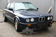 BMW 318i E30 limousine, saturnblau