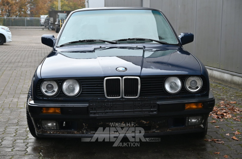 BMW 318i E30 limousine, saturnblau