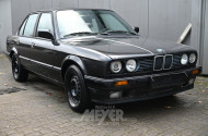 BMW 316i E30, diamantschwarz metallic