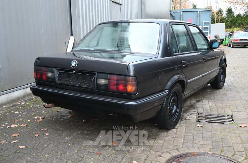 BMW 316i E30, diamantschwarz metallic