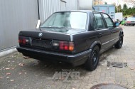 BMW 316i E30, diamantschwarz metallic
