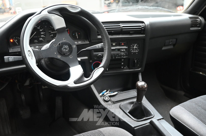 BMW 316i E30, diamantschwarz metallic