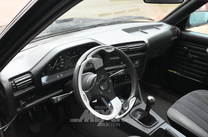 BMW 316i E30, diamantschwarz metallic