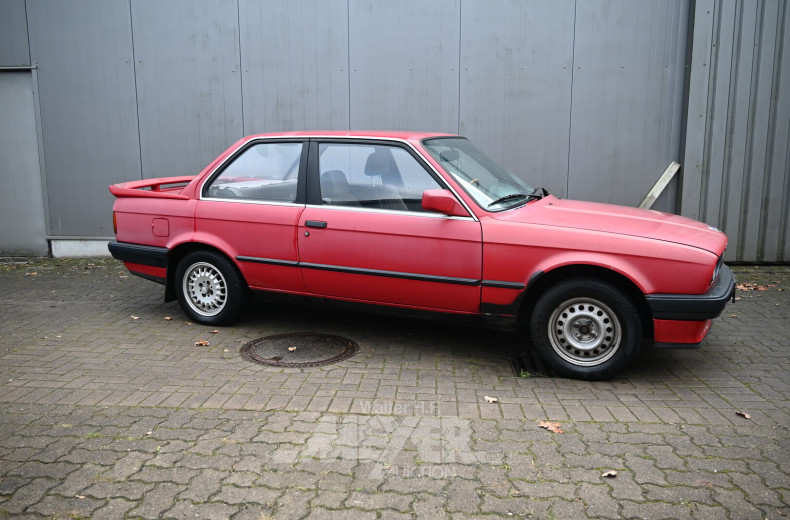 BMW 318i E30 coupé, zinnoberrot