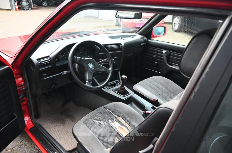 BMW 316i E30 coupé, brillantrot