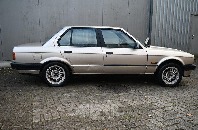BMW 316i E30 limousine, kashmirsilber metallic