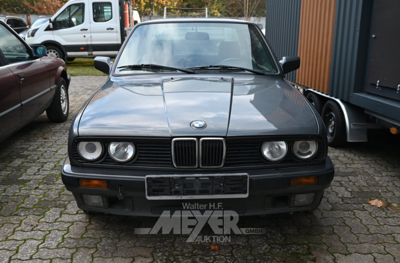 BMW 318i E30 coupé, lachssilber