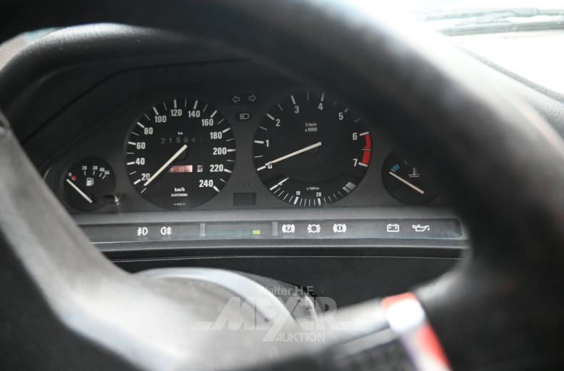 BMW 318i E30 coupé, lachssilber