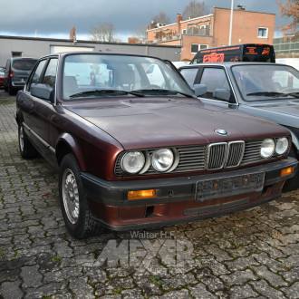 BMW 316i E30, limousine, burgundrot