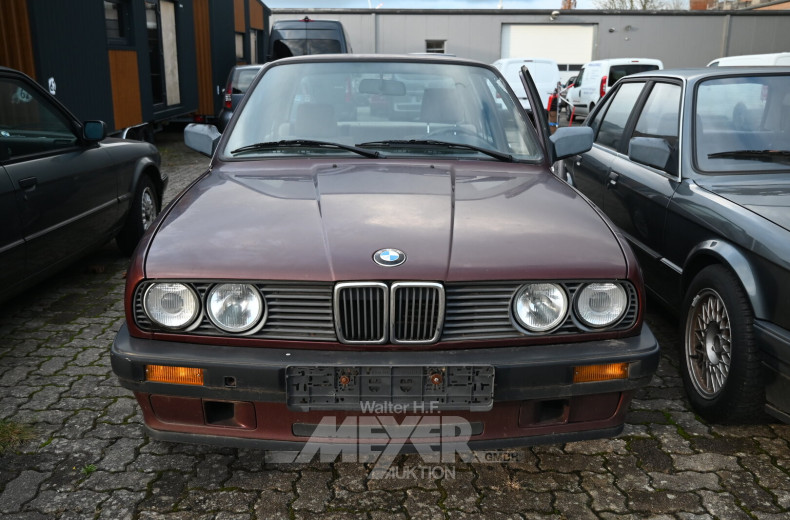 BMW 316i E30, limousine, burgundrot