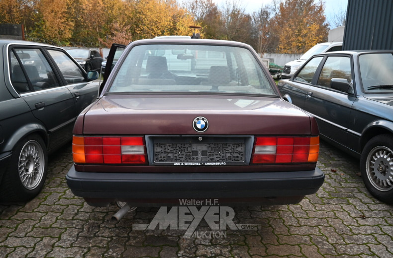 BMW 316i E30, limousine, burgundrot