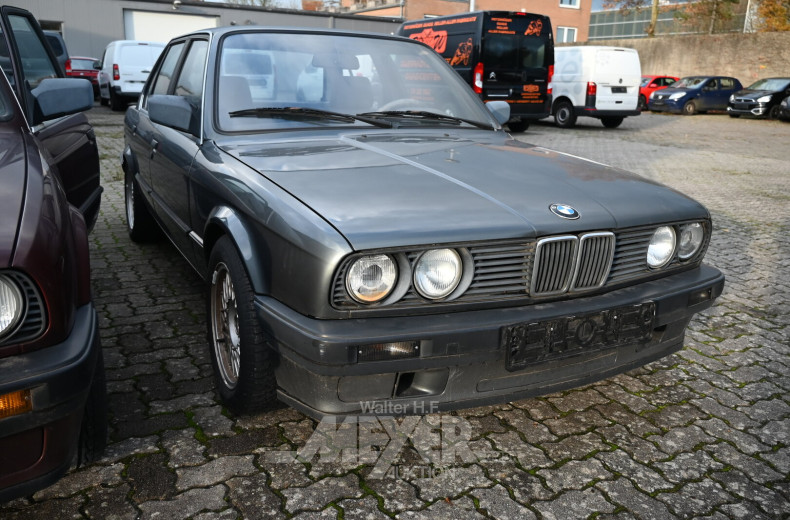 BMW 318i E30, limousine, lachssilber
